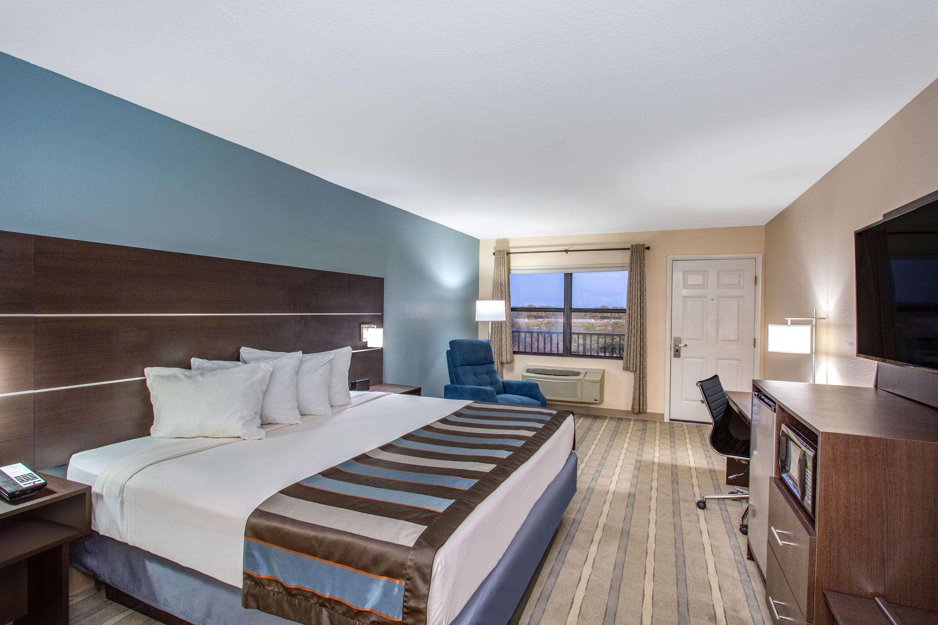 Baymont By Wyndham Punta Gorda/Port Charlotte Hotel Екстериор снимка