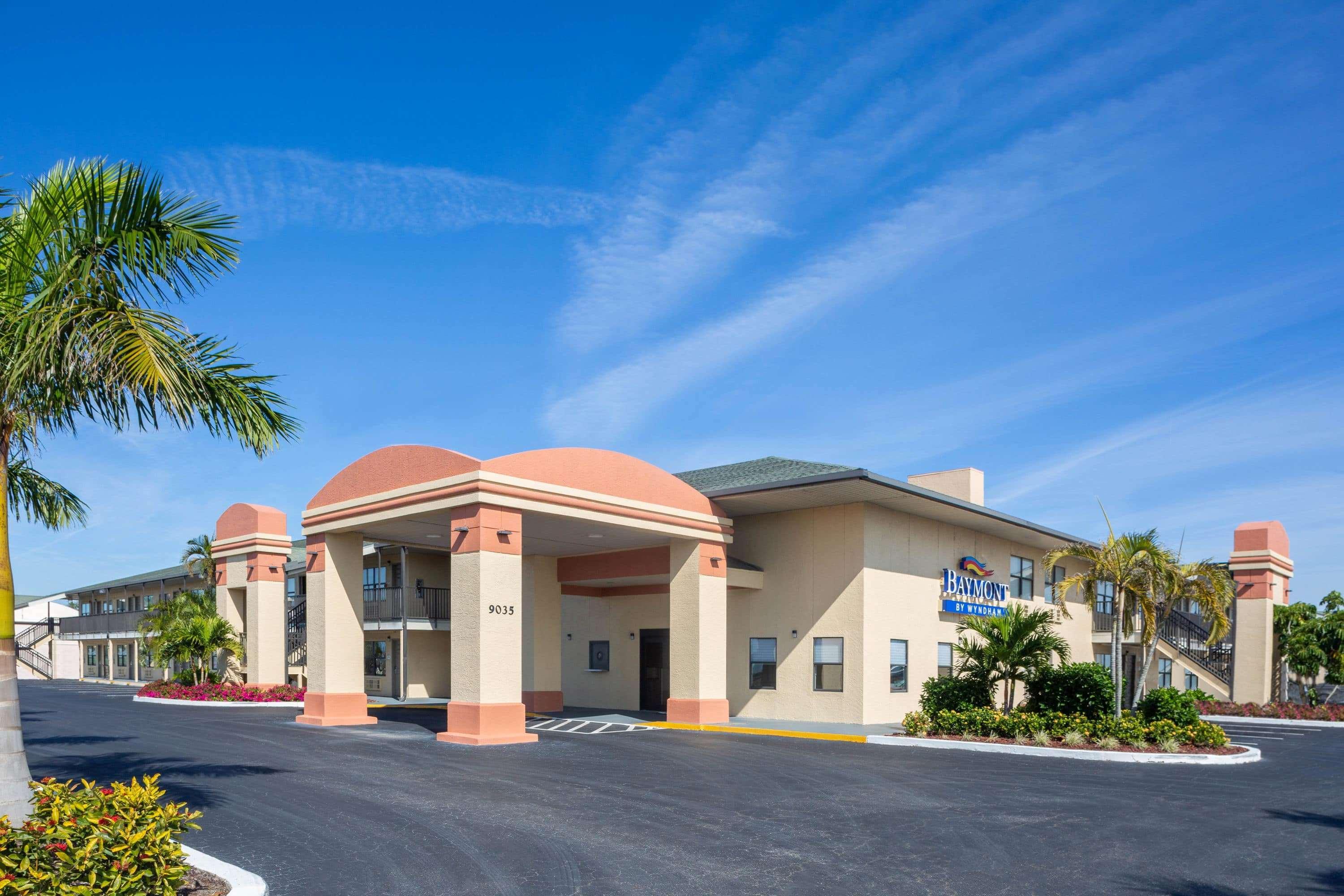 Baymont By Wyndham Punta Gorda/Port Charlotte Hotel Екстериор снимка
