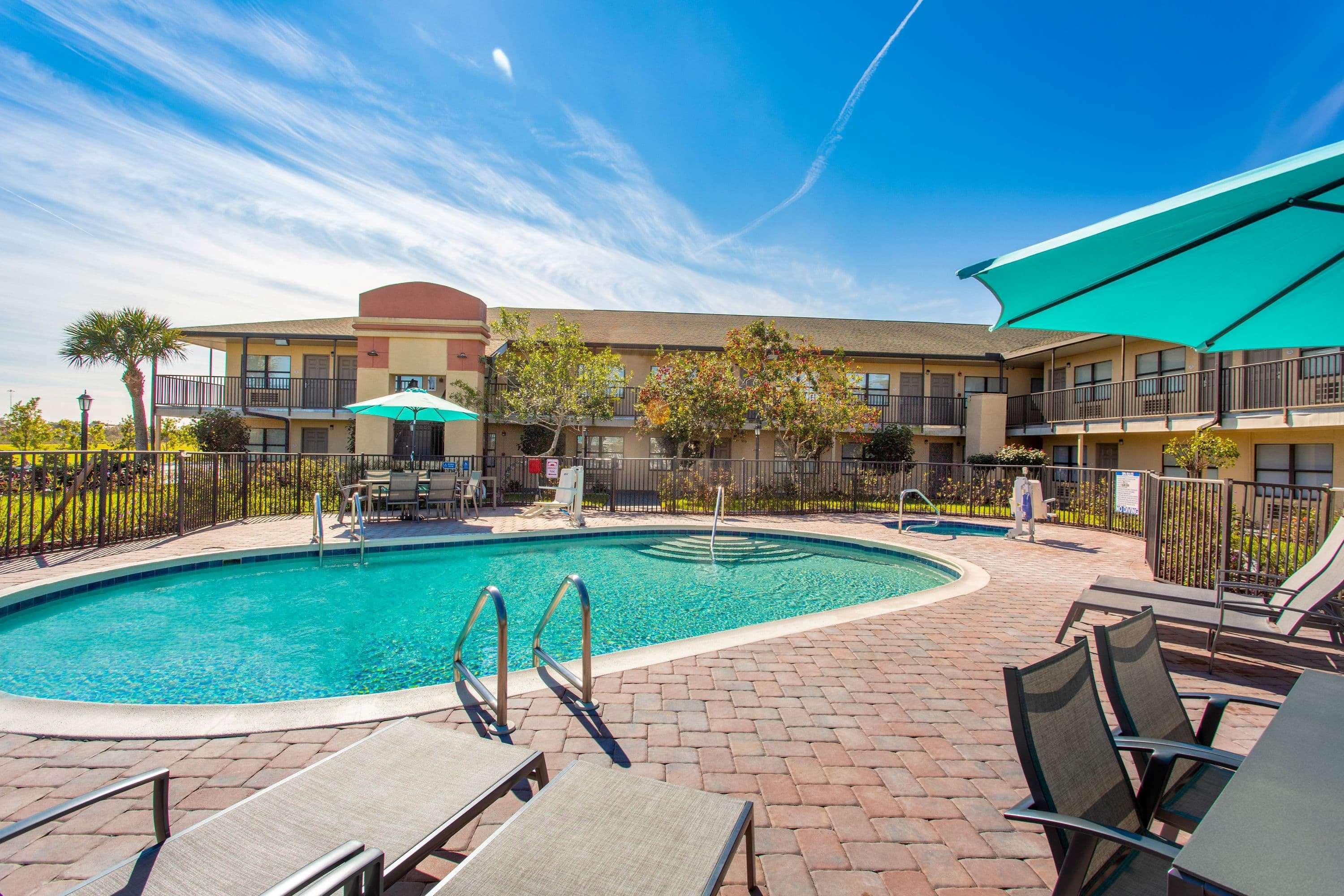 Baymont By Wyndham Punta Gorda/Port Charlotte Hotel Екстериор снимка
