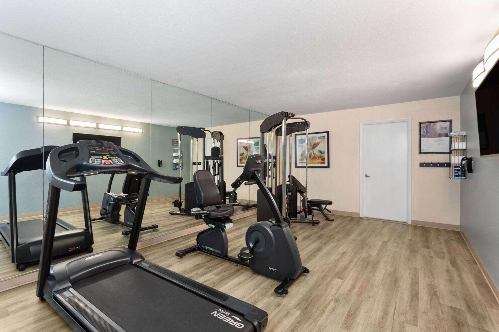 Baymont By Wyndham Punta Gorda/Port Charlotte Hotel Екстериор снимка