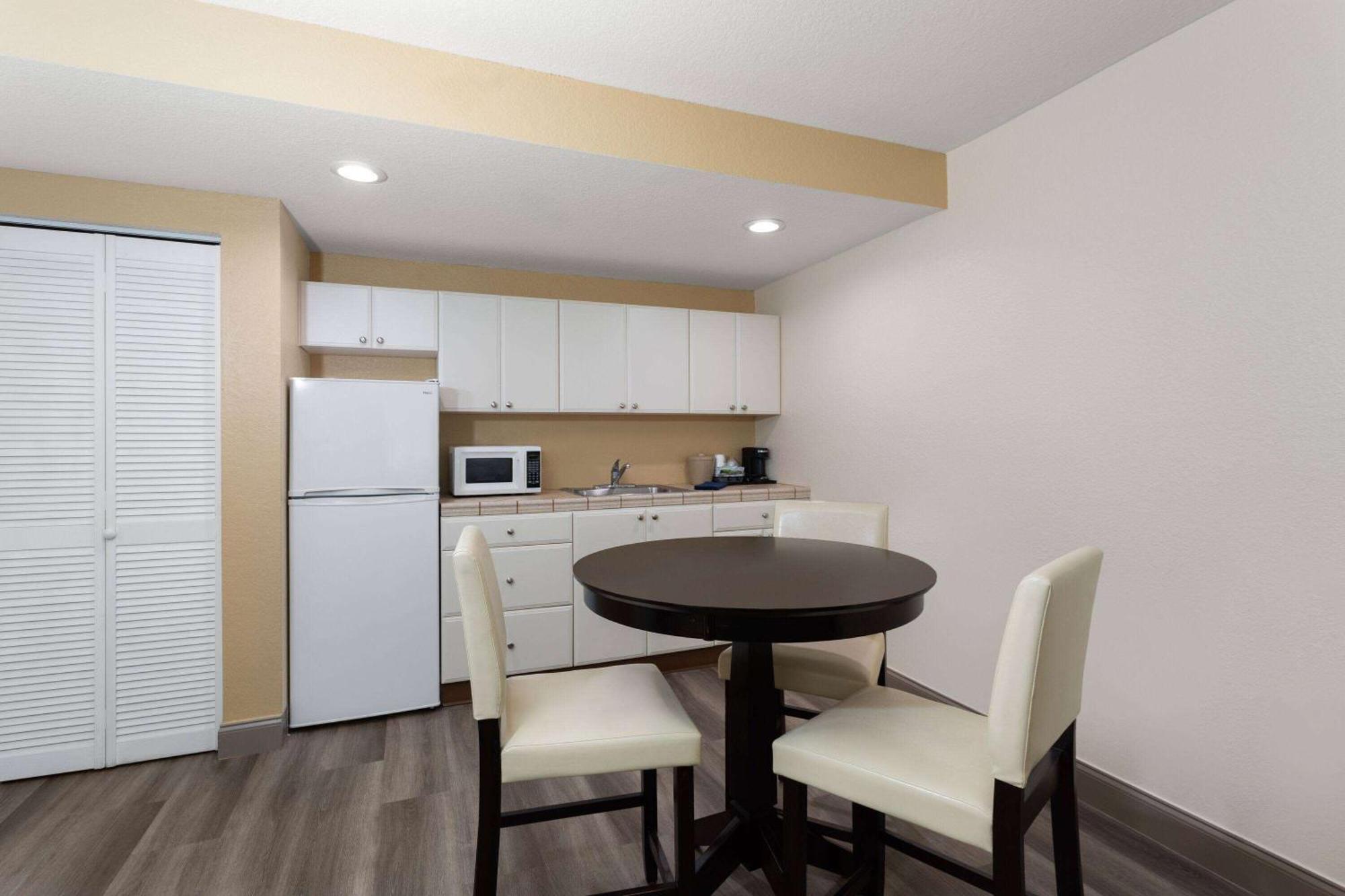 Baymont By Wyndham Punta Gorda/Port Charlotte Hotel Екстериор снимка