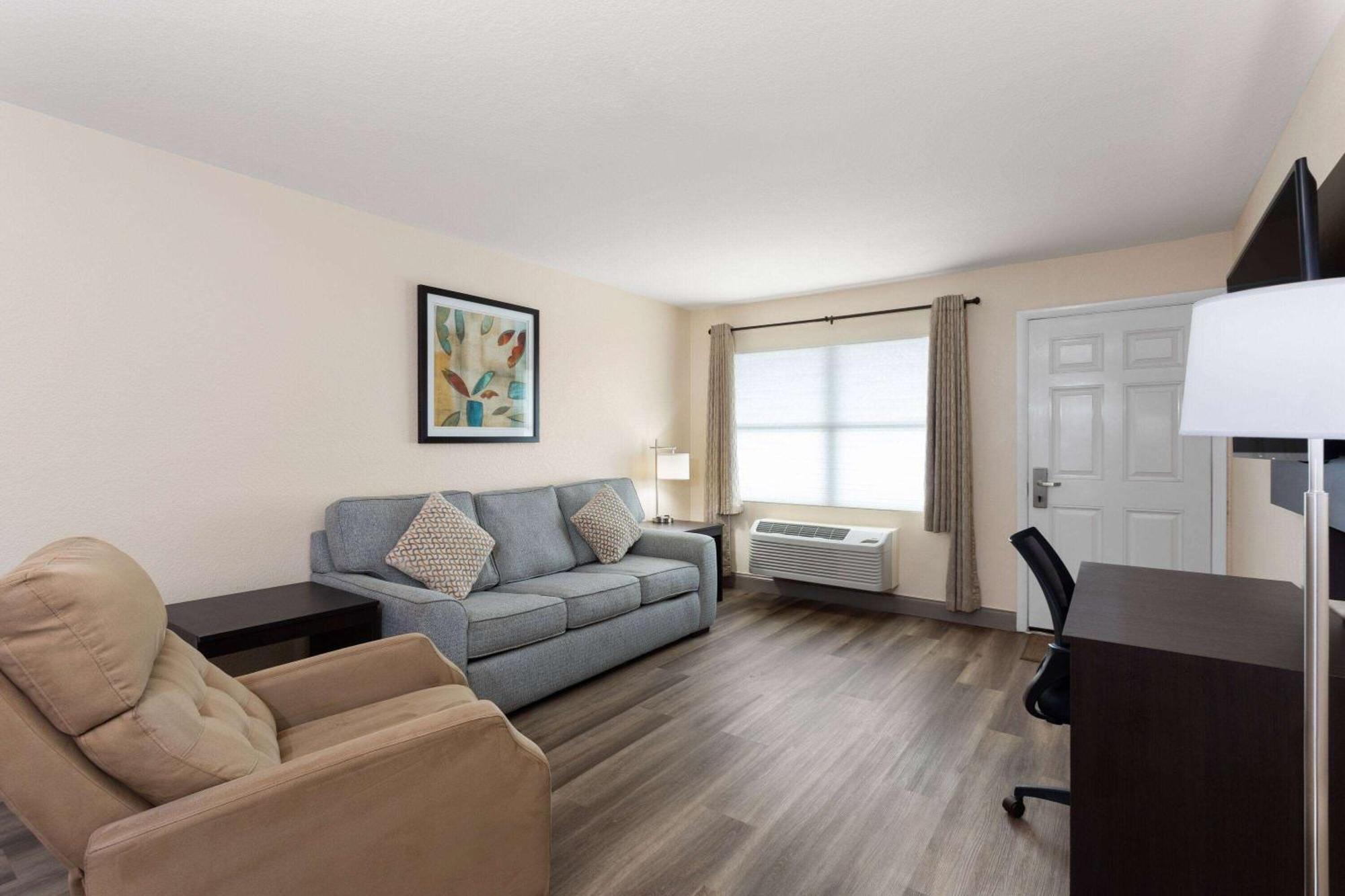 Baymont By Wyndham Punta Gorda/Port Charlotte Hotel Екстериор снимка