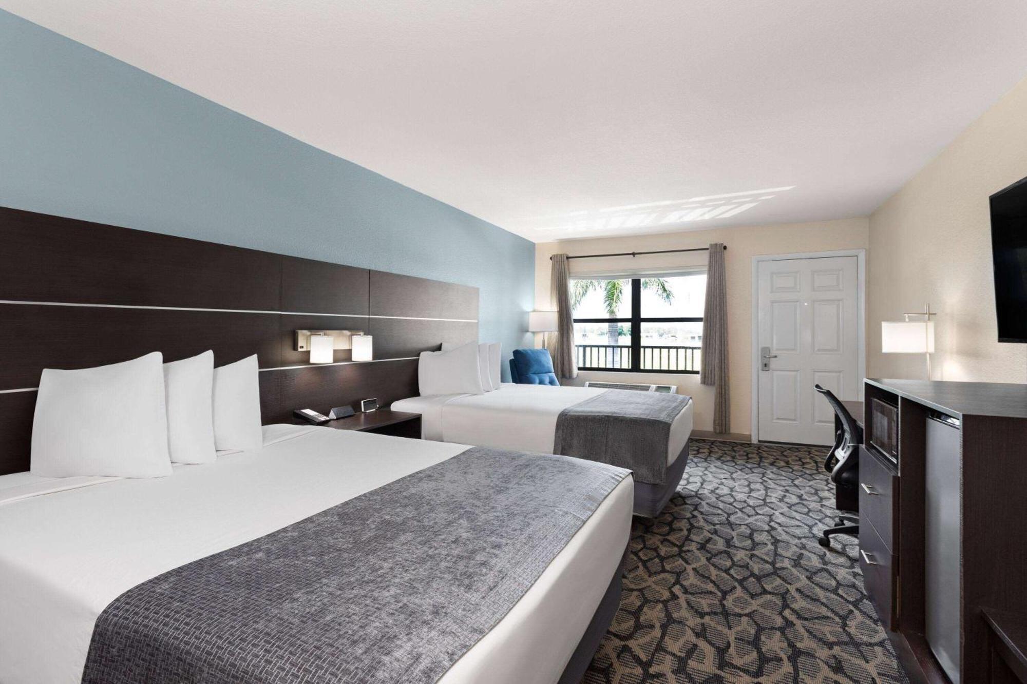 Baymont By Wyndham Punta Gorda/Port Charlotte Hotel Екстериор снимка