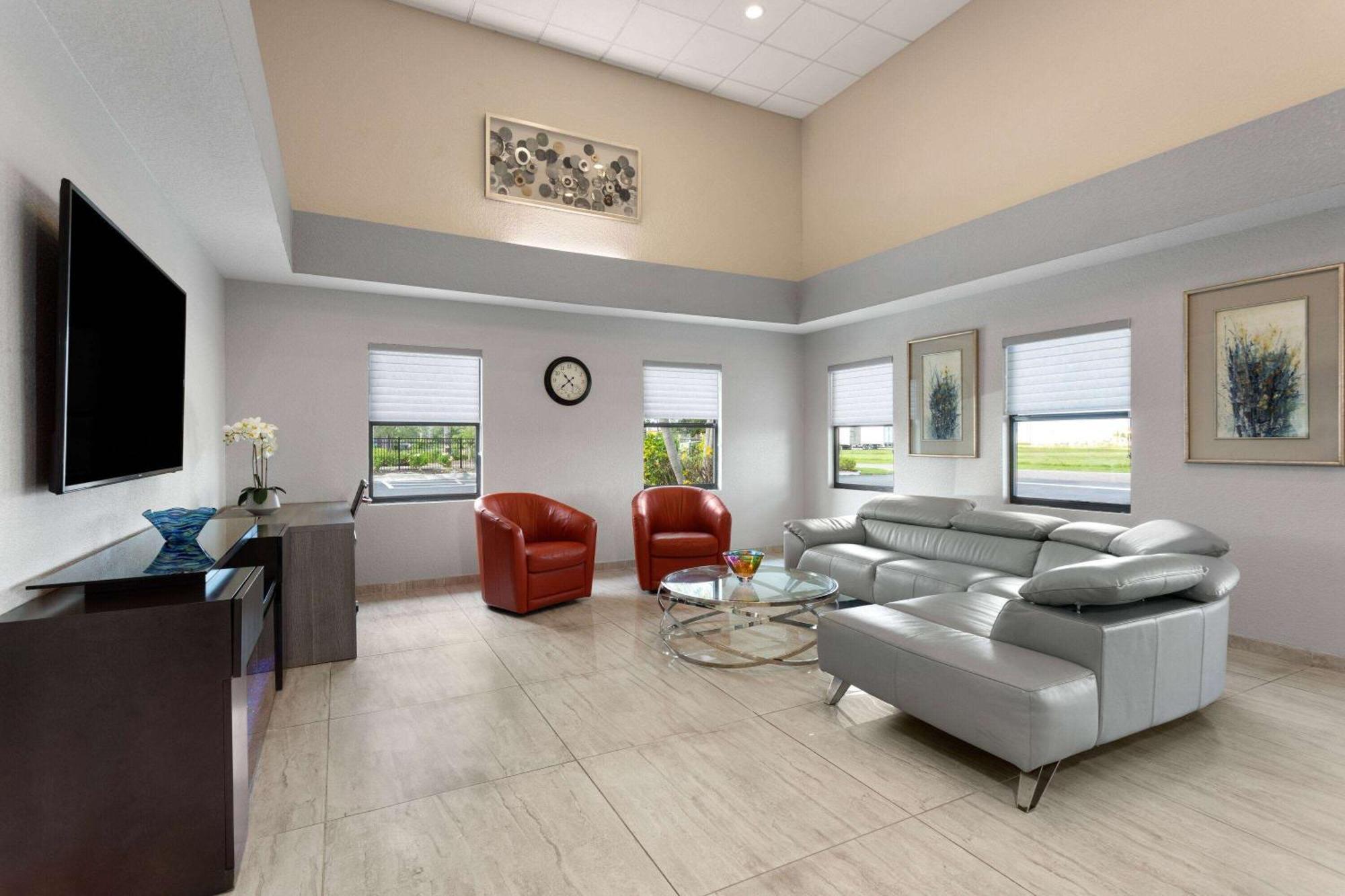 Baymont By Wyndham Punta Gorda/Port Charlotte Hotel Екстериор снимка