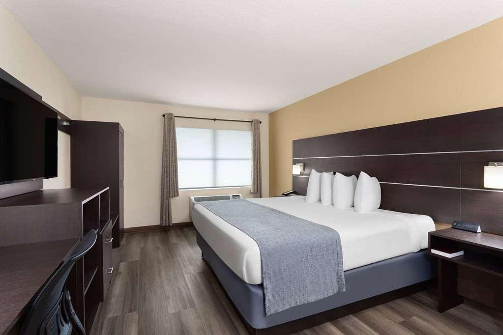 Baymont By Wyndham Punta Gorda/Port Charlotte Hotel Стая снимка