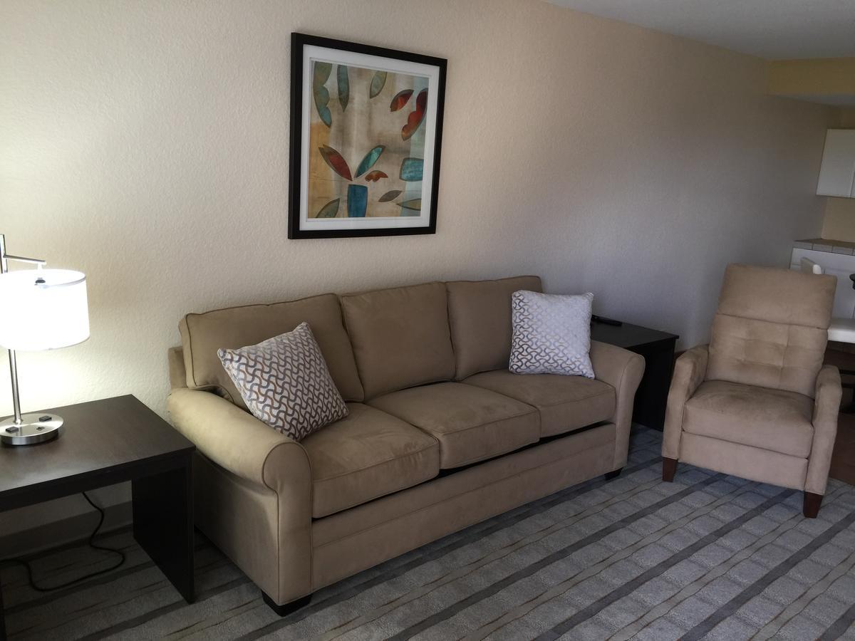 Baymont By Wyndham Punta Gorda/Port Charlotte Hotel Екстериор снимка