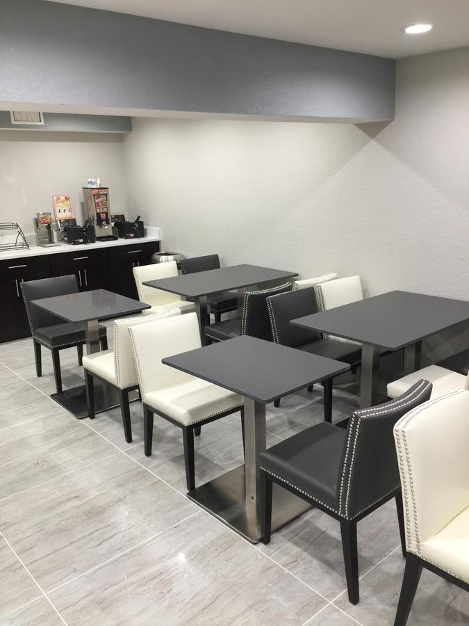 Baymont By Wyndham Punta Gorda/Port Charlotte Hotel Екстериор снимка