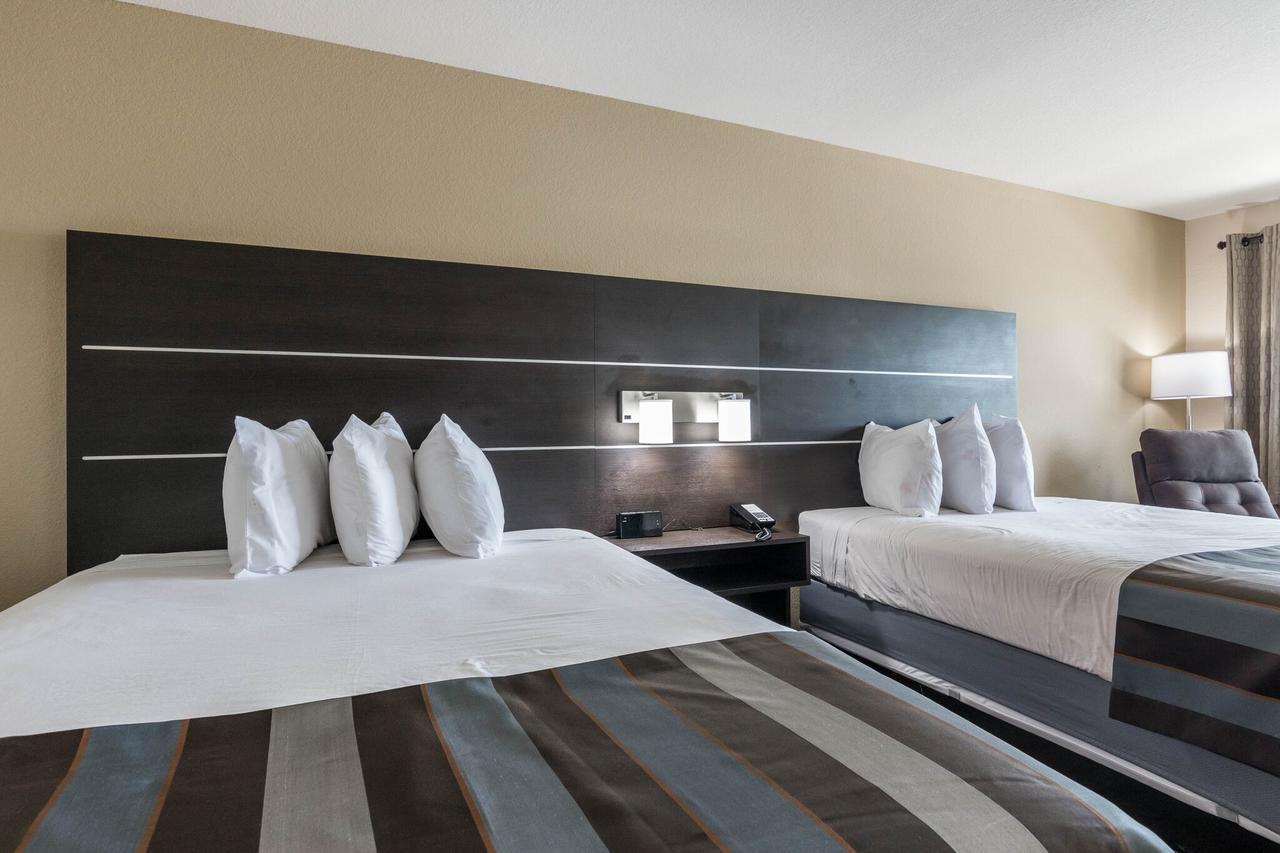Baymont By Wyndham Punta Gorda/Port Charlotte Hotel Екстериор снимка