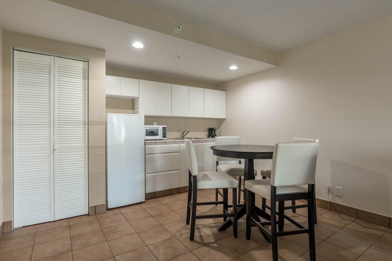 Baymont By Wyndham Punta Gorda/Port Charlotte Hotel Екстериор снимка